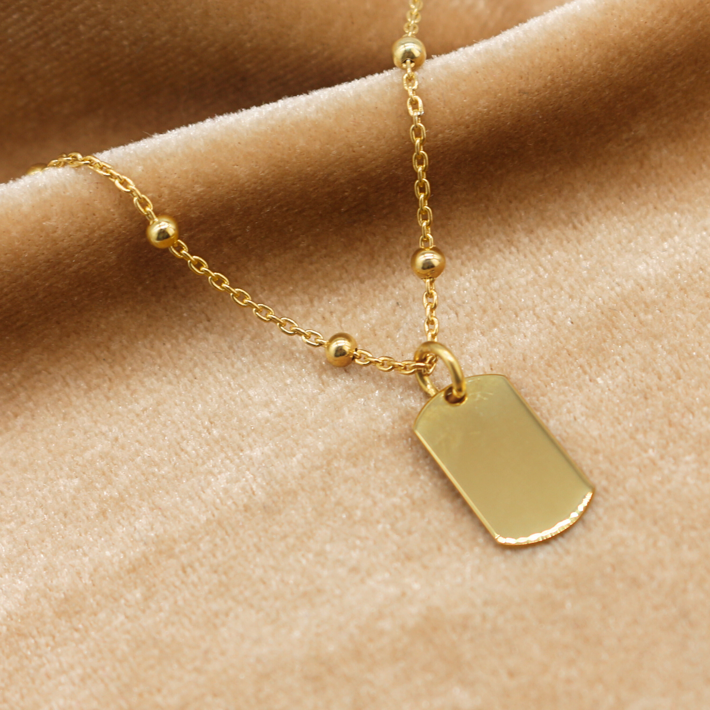 Collana a Sfere con Charm Rettangolare
